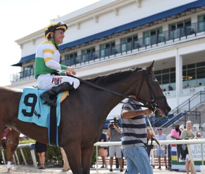 Junior Alvarado, jockey, Broadway Force wins 2000, sábado, 21 de enero de 2023, Gulsftream Park. Foto: Coglianese Photo